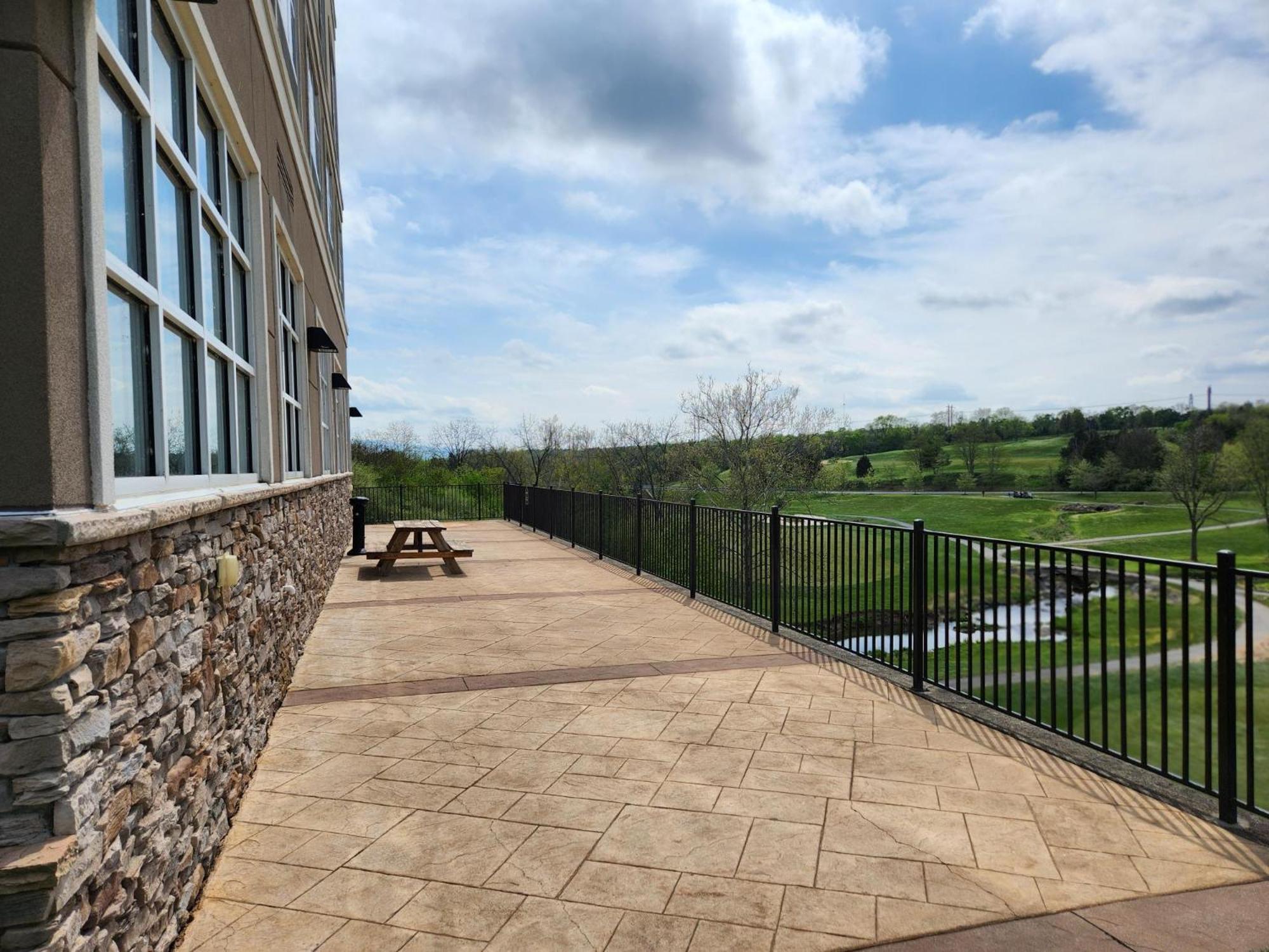Doubletree By Hilton Front Royal Blue Ridge Shadows Hotel Exterior photo
