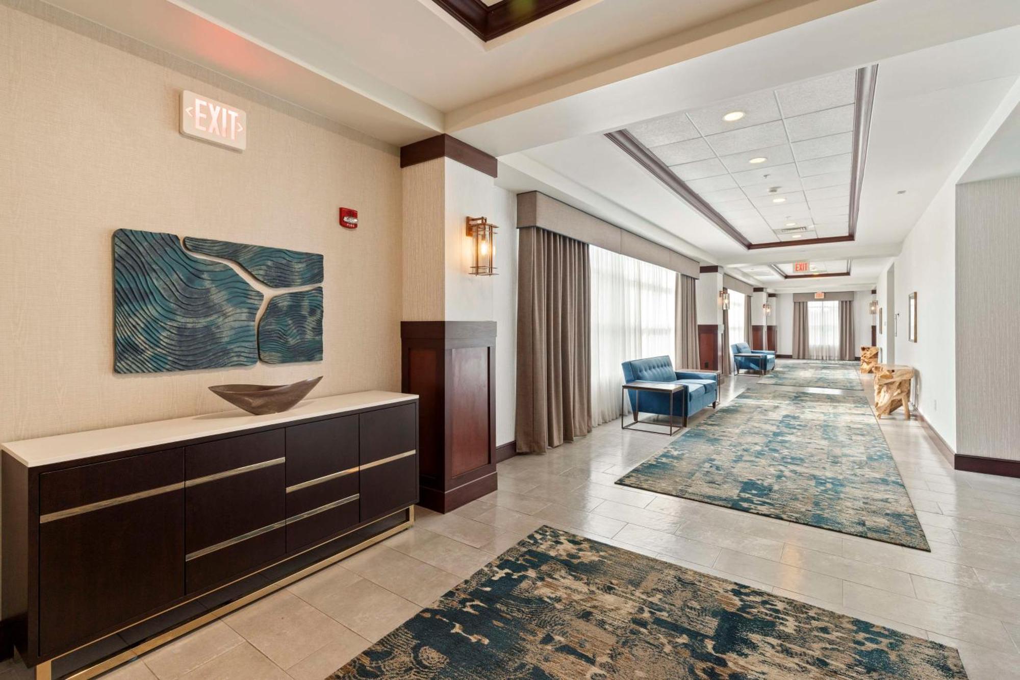 Doubletree By Hilton Front Royal Blue Ridge Shadows Hotel Exterior photo