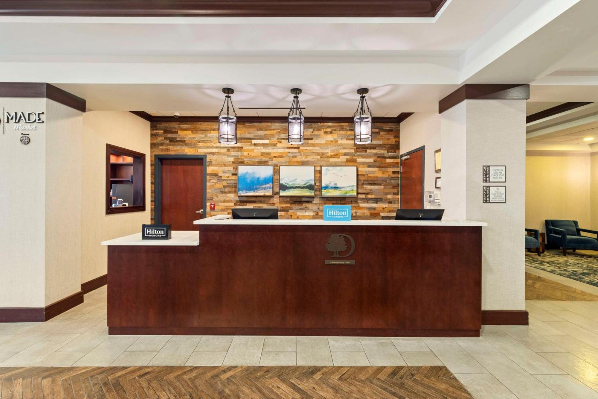 Doubletree By Hilton Front Royal Blue Ridge Shadows Hotel Exterior photo