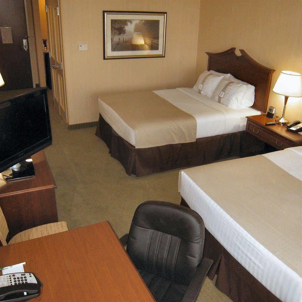 Doubletree By Hilton Front Royal Blue Ridge Shadows Hotel Room photo